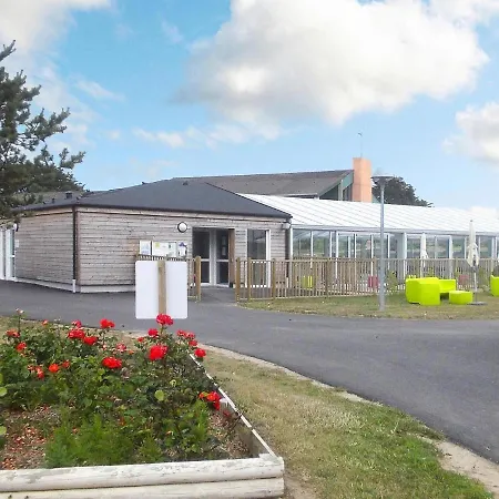 Les Iles Anglo-normandes Resort, *